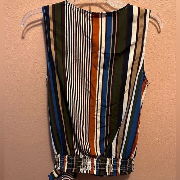 Sandy & Sid crossover v neck blouse - Picture 2 of 8